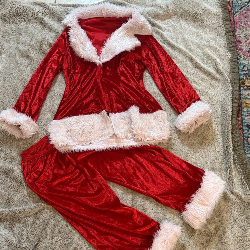 Red Velvet Women's Santa Costume Set